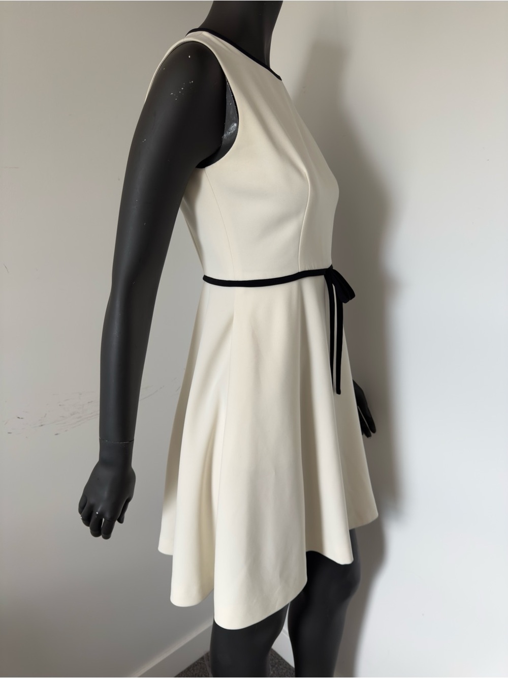 141. Ted Baker London "Saydey" sleeveless skater dress in ivory - Picture 8 of 10